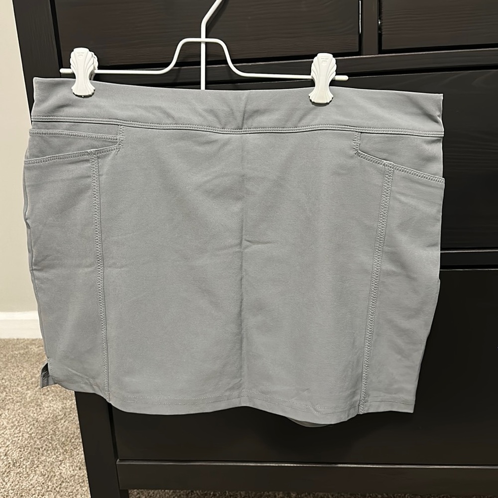 Adidas golf skirt size L